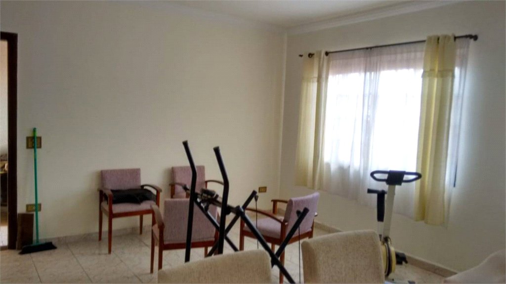 Sobrado à venda com 3 quartos, sendo 1 suíte, em Jardim Suzano, Suzano, SP