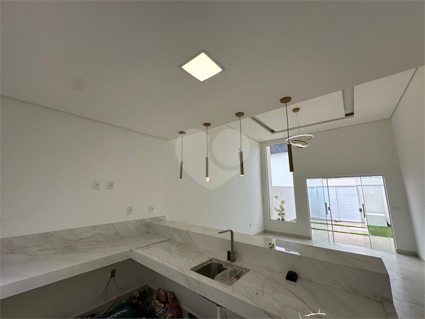 Casa à venda com 2 quartos, sendo 1 suíte, em Guriri, Cabo Frio, RJ