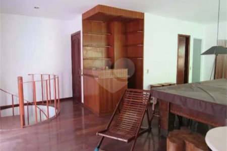 Cobertura à venda com 4 quartos, sendo 1 suíte, em Cosme Velho, Rio de Janeiro, RJ