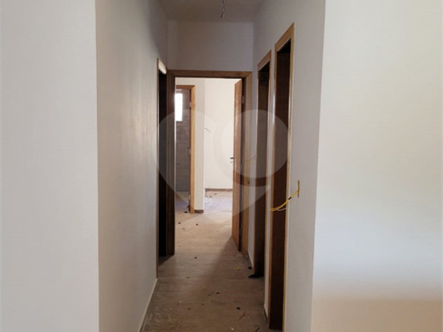 Casa à venda com 3 quartos, sendo 1 suíte,  no condomínio Vale dos Gansos, Mairiporã - SP