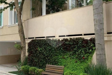 Casa à venda com 3 suítes no condomínio Brooklin Hills, São Paulo - SP