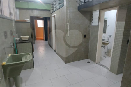 Apartamento à venda com 4 quartos, sendo 1 suíte,  em Laranjeiras, Rio de Janeiro, RJ