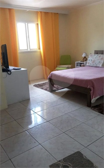 Casa Térrea à venda com 3 quartos em Terras de São Felipe (caucaia do Alto), Cotia, SP