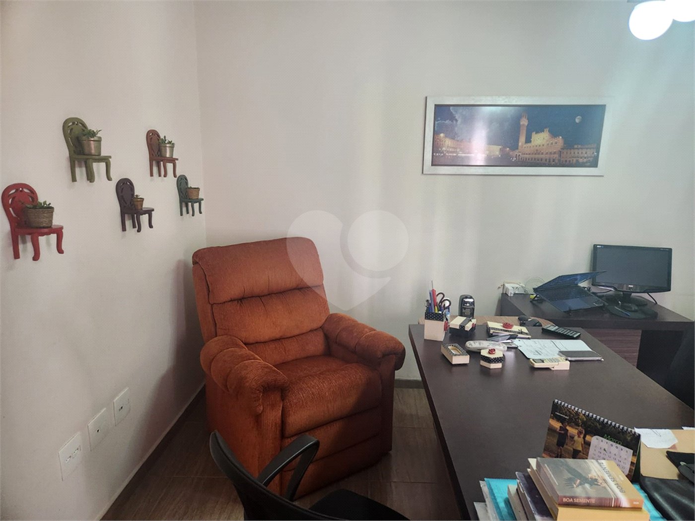 Sobrado à venda com 4 quartos, sendo 1 suíte, em Água Branca, São Paulo, SP