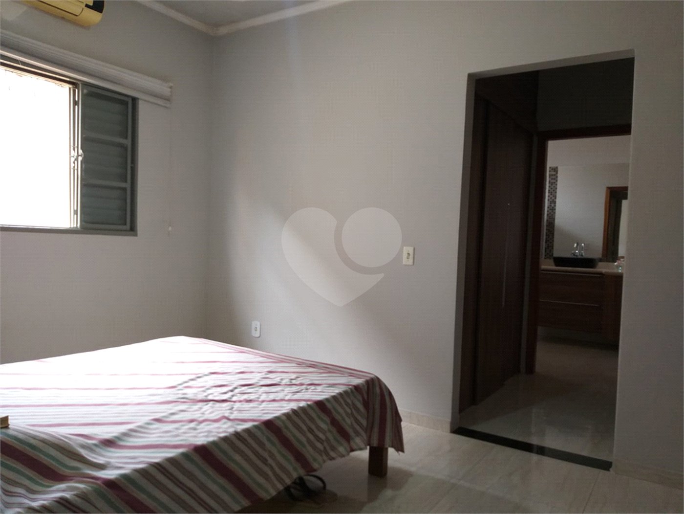 Casa à venda com 3 quartos, sendo 2 suítes, em Jardim das Estações (vila Xavier), Araraquara, SP