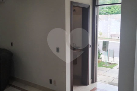 Casa à venda com 5 quartos, sendo 4 suítes, no condomínio Santa Teresa, Jundiaí - SP