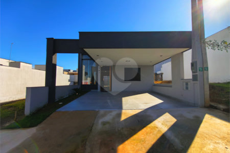 Casa à venda com 3 quartos, sendo 1 suíte, no condomínio Horto Florestal Villagio, Sorocaba - SP