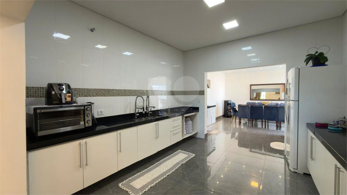Casa à venda com 3 suítes no condomínio Campos do Conde I e II, Sorocaba - SP