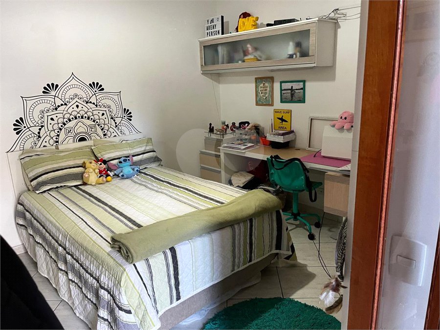 Casa à venda com 3 quartos, sendo 2 suítes, no condomínio Palmas, São Paulo - SP