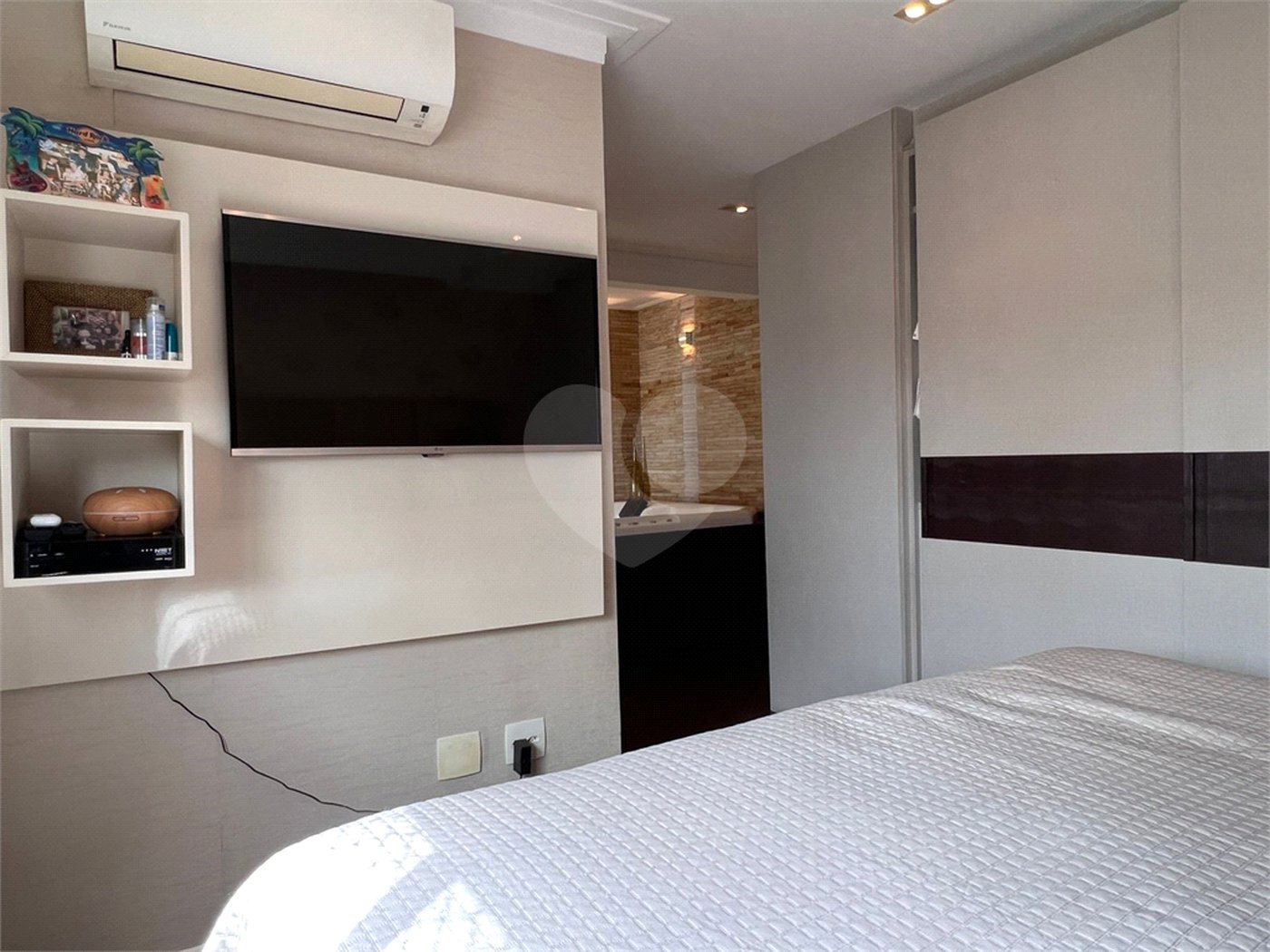 Apartamento à venda com 3 suítes em Santana, São Paulo, SP