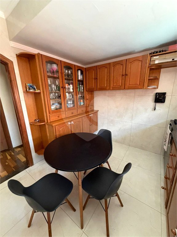 Sobrado à venda com 4 quartos, sendo 1 suíte,  em Jardim Santa Rosa, Araraquara, SP