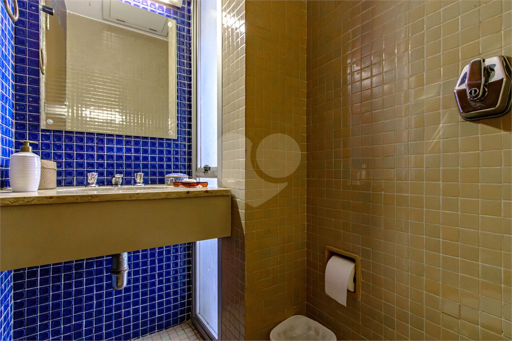 Casa à venda com 4 quartos, sendo 1 suíte,  em Jardim Leonor, São Paulo, SP