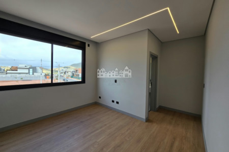 Casa à venda com 3 suítes no condomínio Vista da Serra, Atibaia - SP