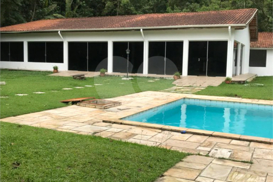 Casa à venda com 4 suítes no condomínio Alpes da Cantareira, Mairiporã - SP