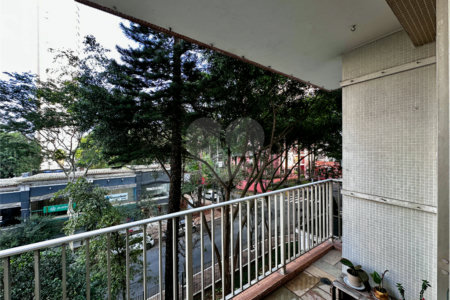 Apartamento à venda com 3 quartos, sendo 1 suíte, em Vila Sofia, São Paulo, SP