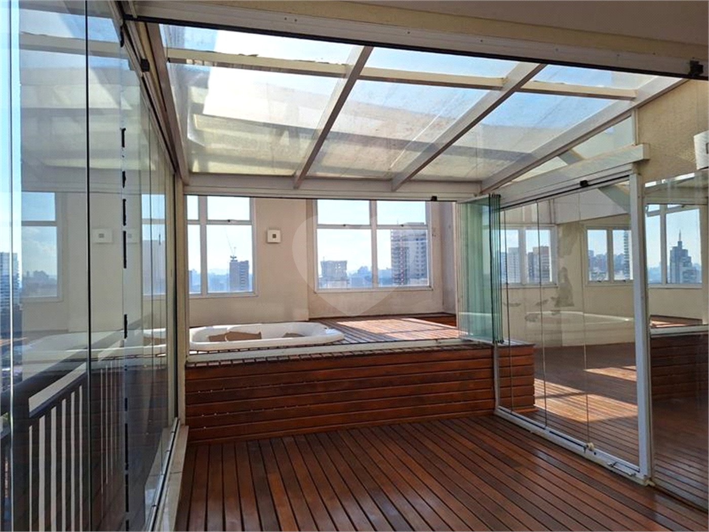 Cobertura à venda com 2 quartos, sendo 1 suíte, em Pinheiros, São Paulo, SP