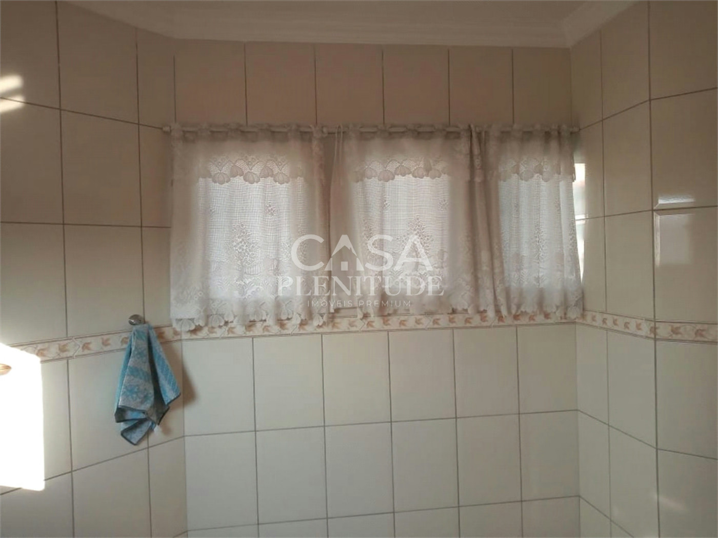 Sobrado à venda com 3 quartos, sendo 1 suíte,  em Wanel Ville, Sorocaba, SP