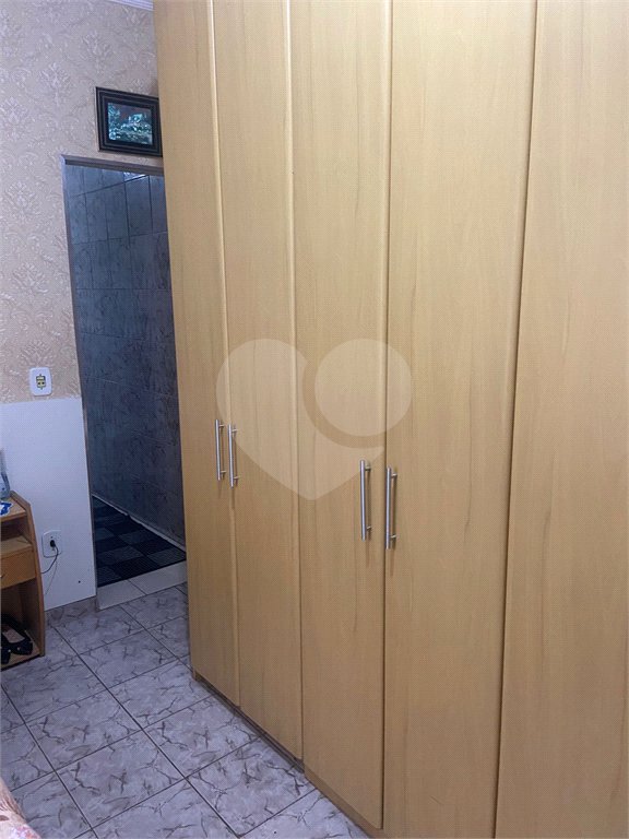 Sobrado à venda com 4 quartos, sendo 2 suítes, em Vila Ruth, Poá, SP