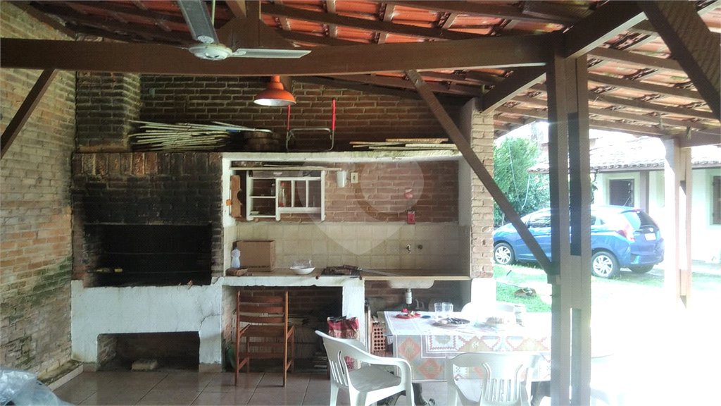 Casa à venda com 5 quartos, sendo 3 suítes, no condomínio Alpes da Cantareira, Mairiporã - SP