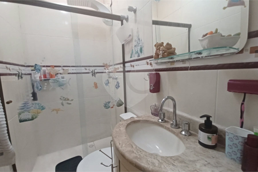 Casa à venda com 3 quartos, sendo 1 suíte, no condomínio Santanna, São Paulo - SP