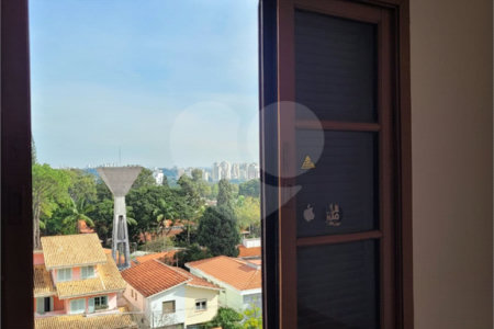Sobrado à venda com 4 quartos, sendo 2 suítes,  em Vila Madalena, São Paulo, SP