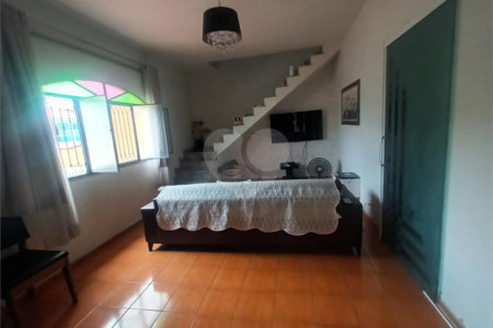 Casa à venda com 2 quartos, sendo 1 suíte, no condomínio Parque Central, Rio de Janeiro - RJ