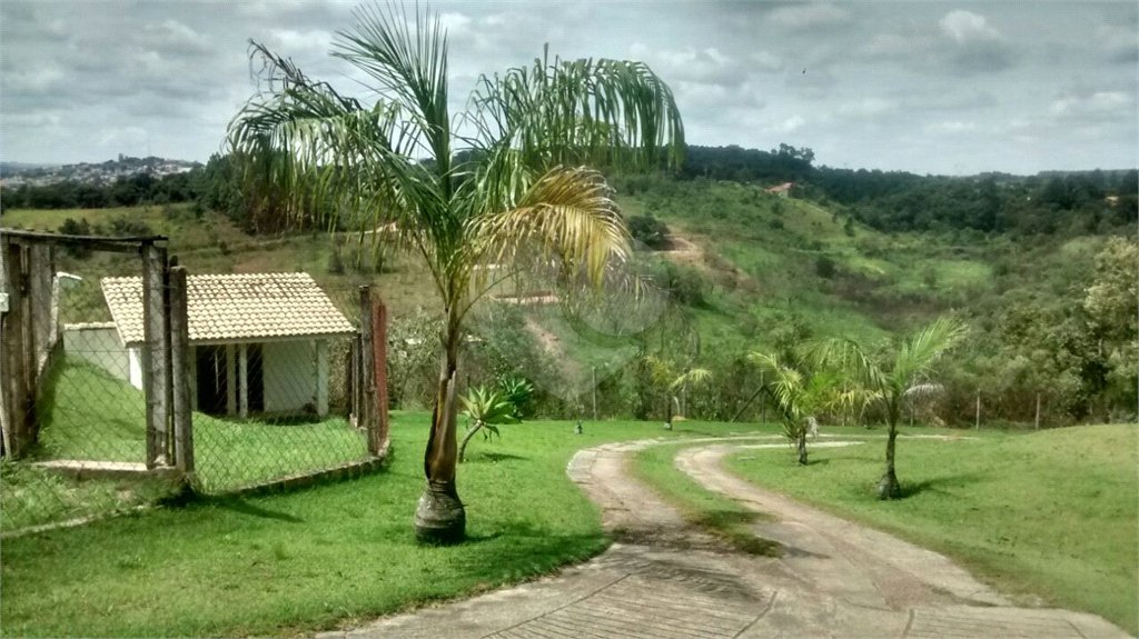 Casa à venda com 4 quartos, sendo 2 suítes, em Pinhal, Jarinu, SP