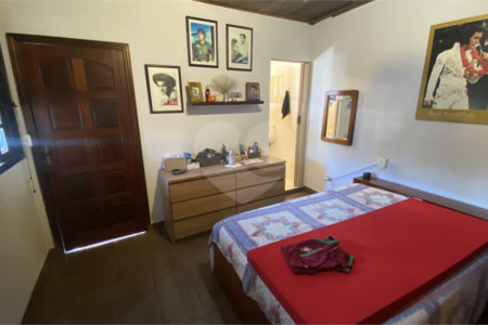 Casa Térrea à venda com 4 quartos, sendo 1 suíte, em Campo Grande, São Paulo, SP