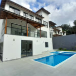 Casa à venda ou para alugar com 3 suítes no condomínio Sausalito, Mairiporã - SP