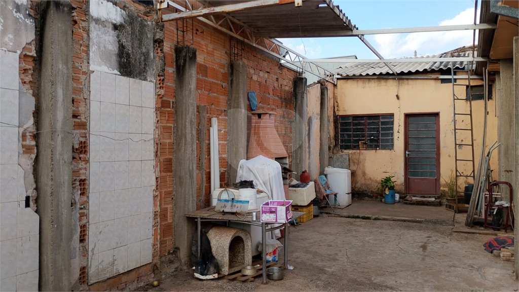 Casa à venda com 2 quartos, sendo 1 suíte, em Jardim Adalberto Frederico de Oliveira Roxo I, Araraquara, SP