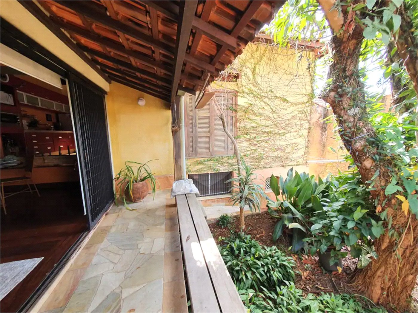 Casa à venda com 3 quartos, sendo 1 suíte, no Centro, São Roque, SP