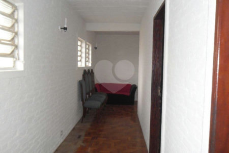 Sobrado à venda com 8 quartos, sendo 2 suítes, em Campo Belo, São Paulo, SP