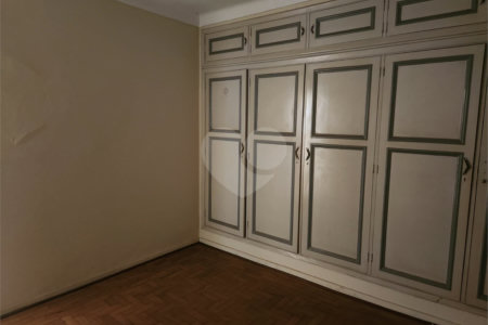 Sobrado à venda com 4 quartos, sendo 1 suíte, no Centro, Araraquara, SP