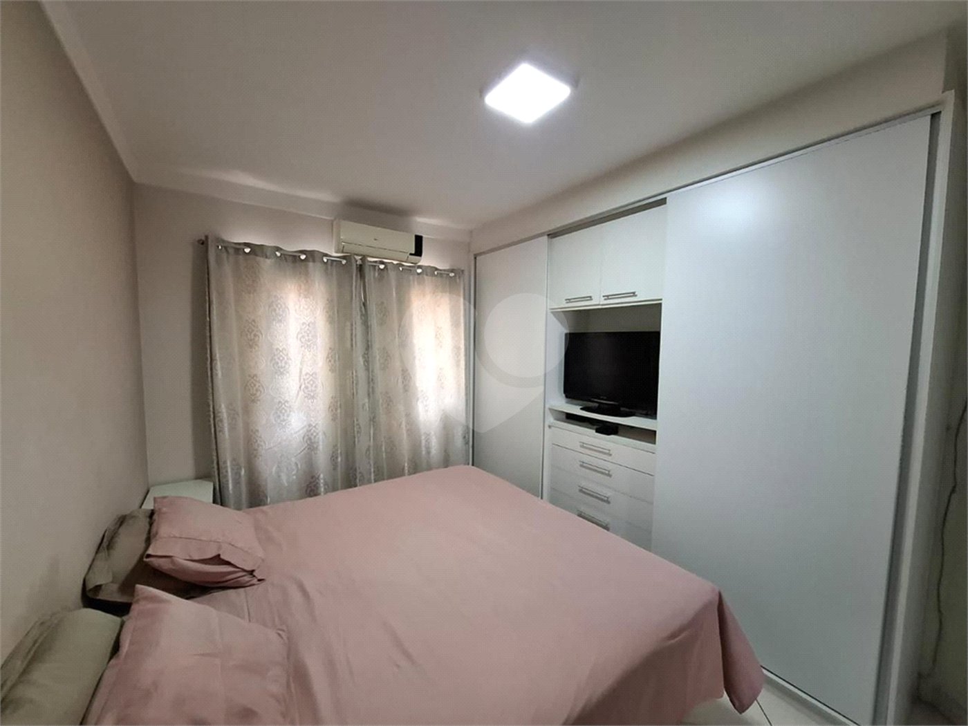 Casa à venda com 3 quartos, sendo 1 suíte,  no condomínio Casa Térrea No Villagio Milano, Sorocaba - SP