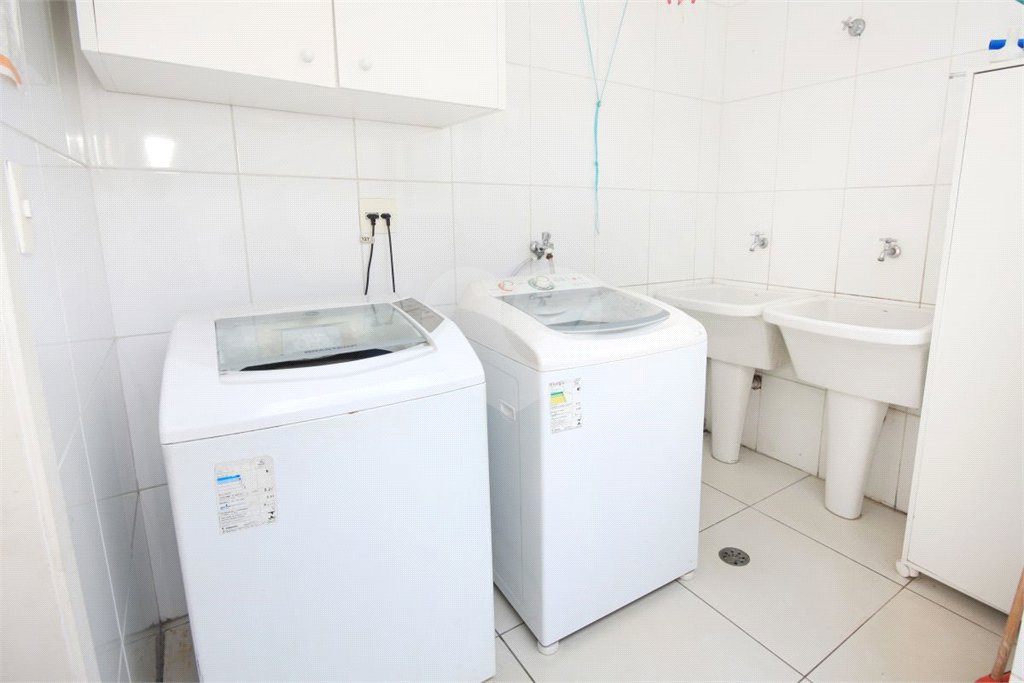 Sobrado à venda com 5 quartos, sendo 3 suítes, em Brooklin Velho, São Paulo, SP