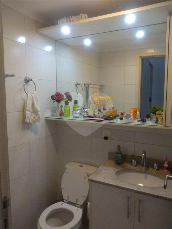 Apartamento 82 m² com varanda 2 dormitórios sendo 1 suítes 1 vaga.