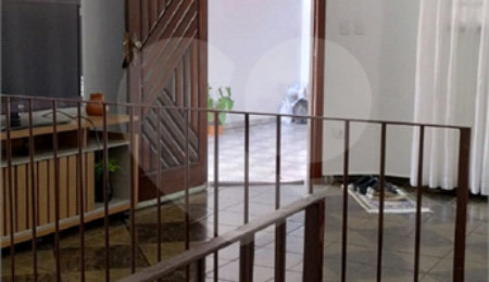 Sobrado à venda com 2 quartos em Granja Carolina, Cotia, SP