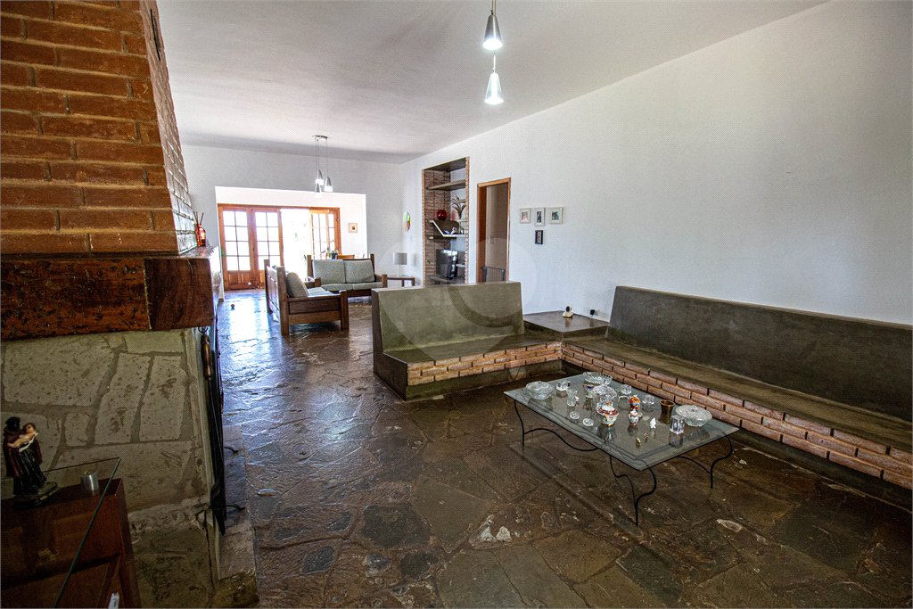 Chácara à venda com 4 quartos, sendo 1 suíte, em Saboó, São Roque, SP