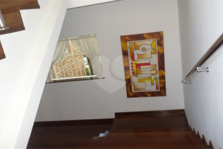 Sobrado à venda com 4 suítes em Recanto Impla, Carapicuíba, SP