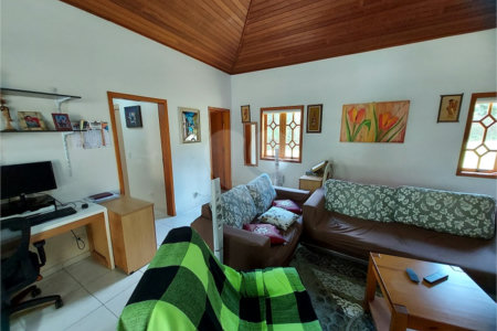Casa à venda com 4 quartos, sendo 1 suíte, no Centro, Ibiúna, SP