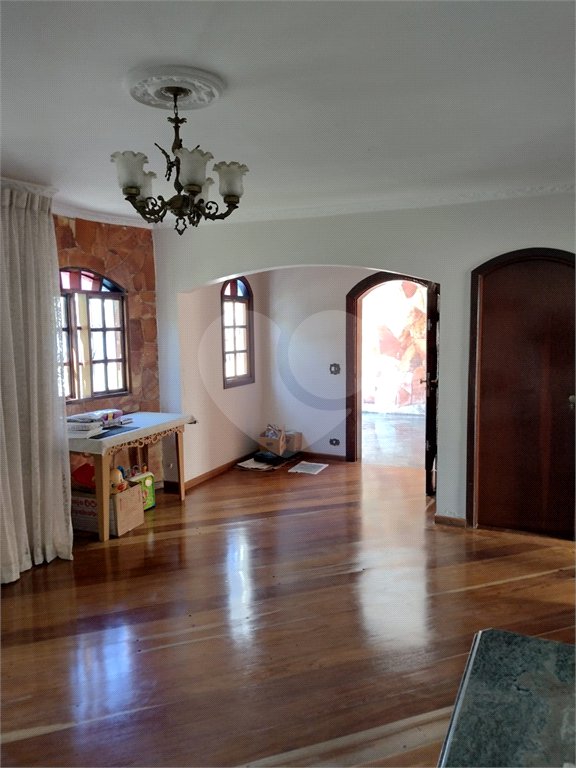 Sobrado à venda com 3 quartos, sendo 2 suítes, em Cidade Cruzeiro do Sul, Suzano, SP