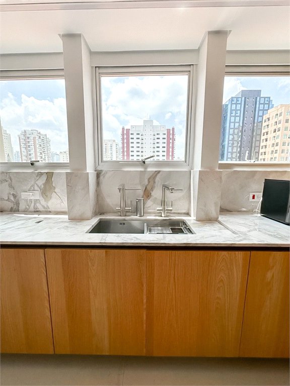 Apartamento à venda com 4 suítes em Vila Cordeiro, São Paulo, SP