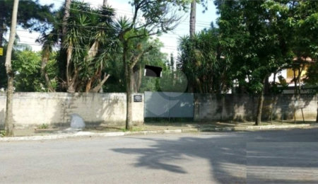 Terreno à venda no condomínio Senador Vergueiro, São Paulo - SP