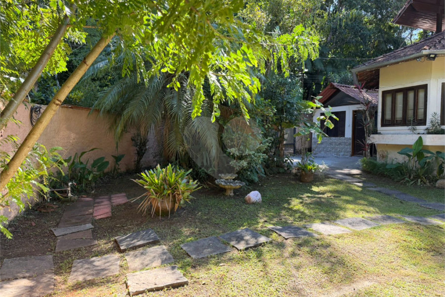 Casa à venda com 6 suítes em Massaguaçu, Caraguatatuba, SP