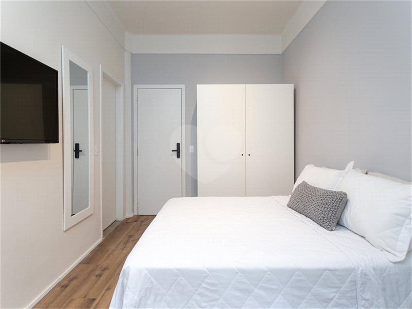 Apartamento à venda com 4 quartos, sendo 1 suíte, em Pinheiros, São Paulo, SP