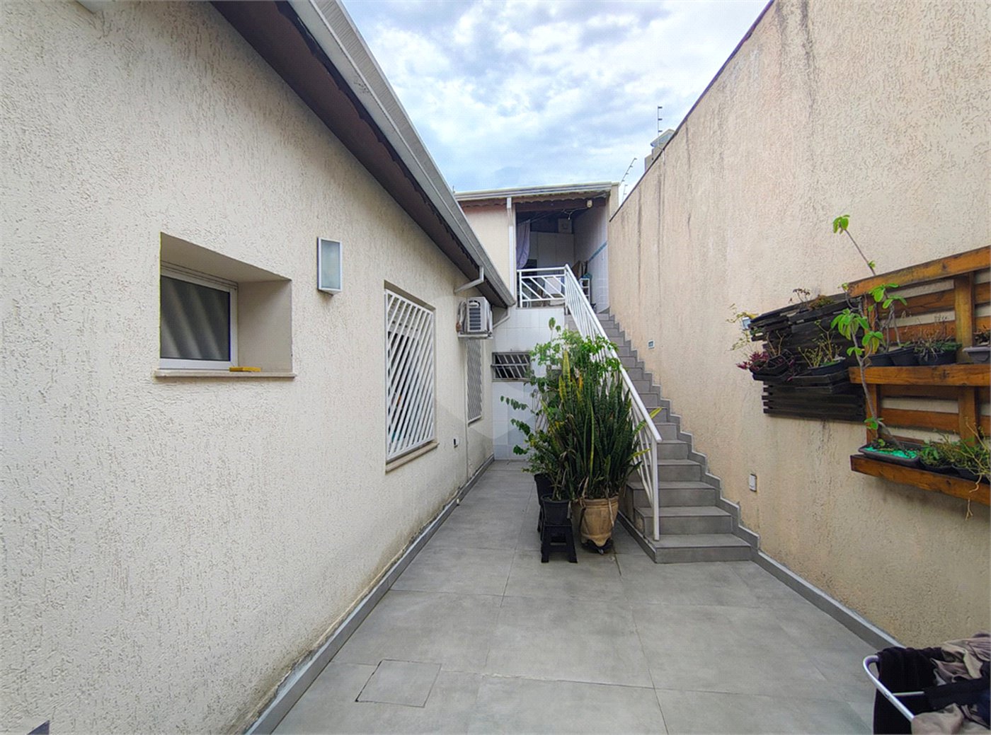 Casa à venda com 2 quartos, sendo 1 suíte, em Vila Vianelo, Jundiaí, SP