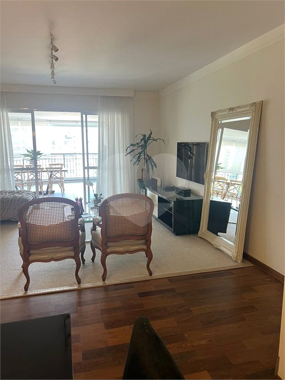 Apartamento à venda com 4 quartos, sendo 2 suítes,  em Brooklin Paulista, São Paulo, SP