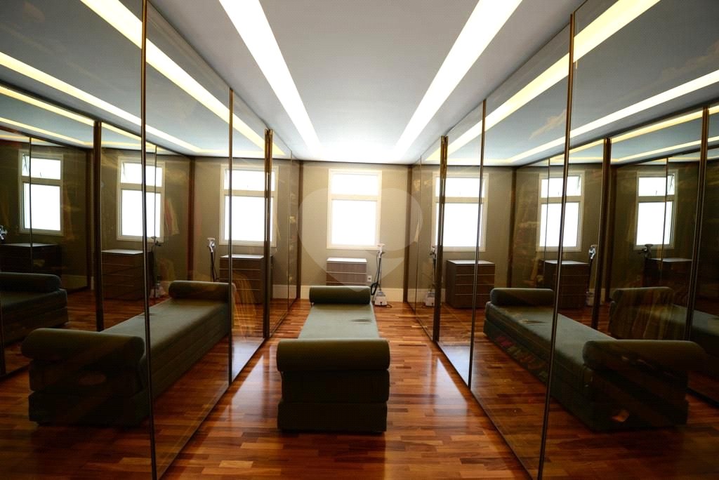 Casa à venda com 5 suítes no condomínio Residencial Tamboré 2, Santana de Parnaíba - SP