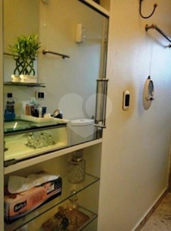 Casa à venda com 4 quartos, sendo 3 suítes, no condomínio Residencial Jardim Itatinga, São Paulo - SP