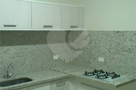 Casa à venda com 3 quartos, sendo 1 suíte, no condomínio Lago da Serra, Araçoiaba da Serra - SP